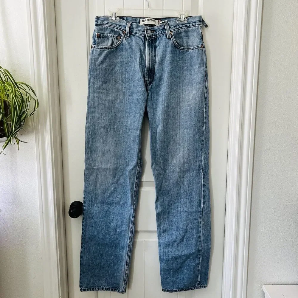 Levis 550 Jeans Men's Size 36 x 34 Light Wash Relaxed Fit Denim Pants *Flaw*